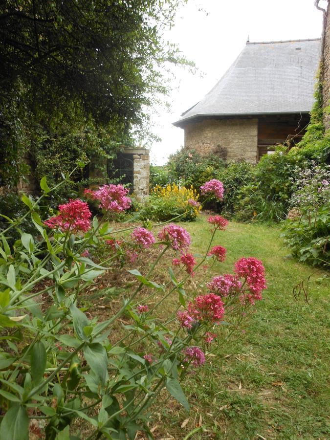 Bed and Breakfast Logis de la Filanderie Bécherel Esterno foto